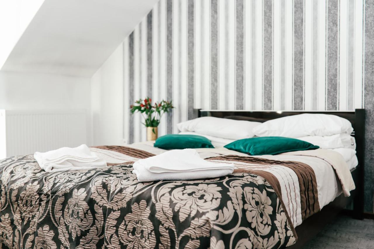 Hotel Zlotogorski Koscielec Esterno foto