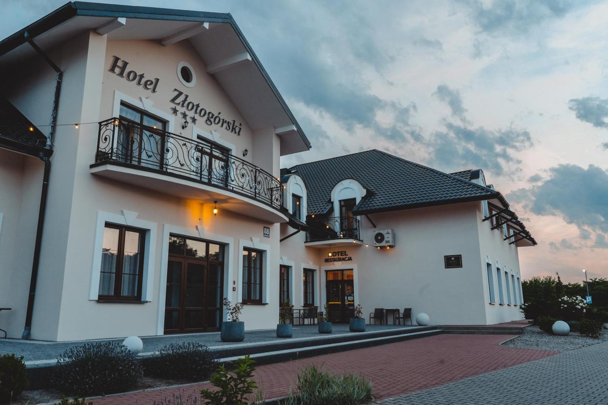 Hotel Zlotogorski Koscielec Esterno foto