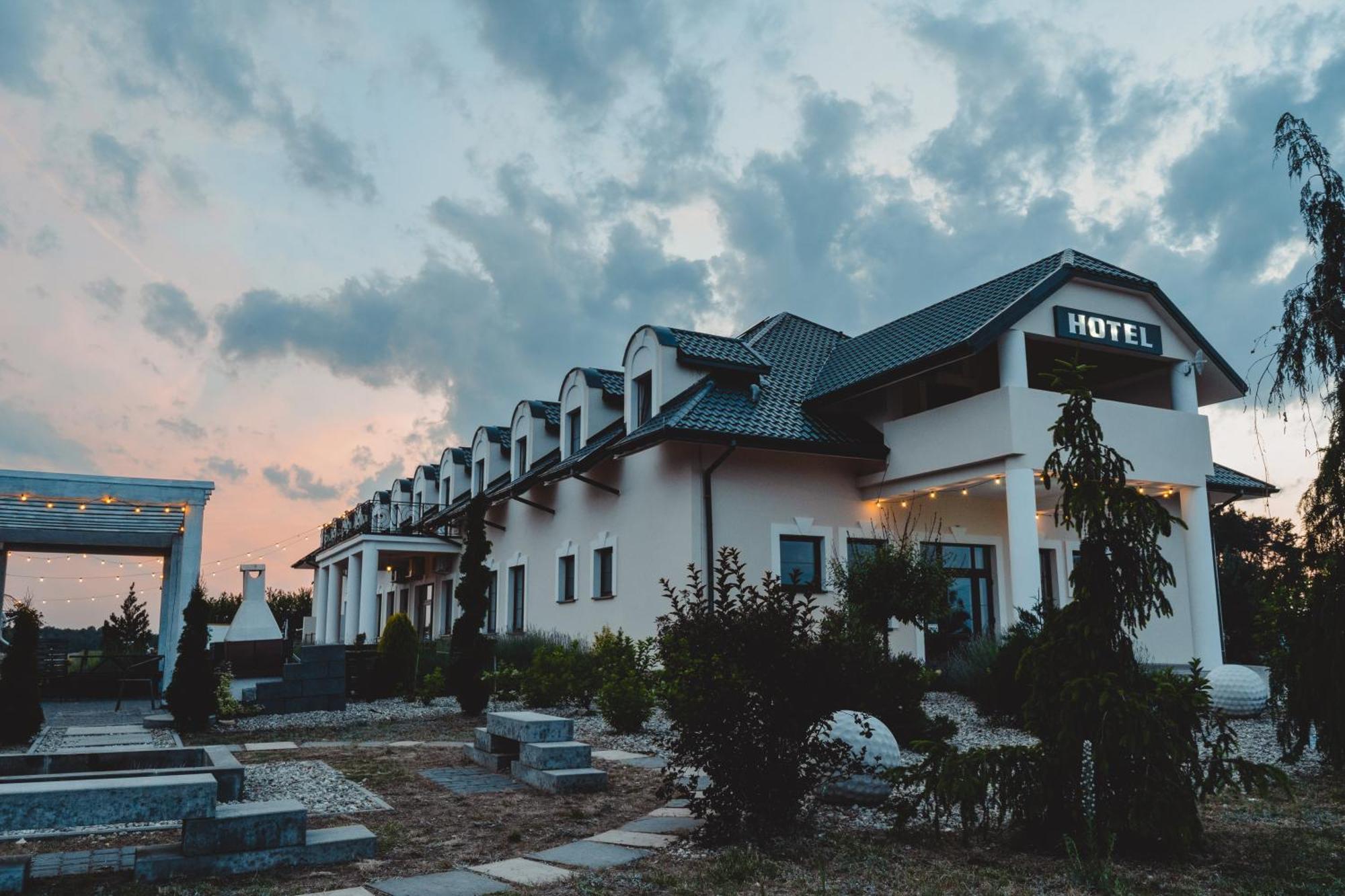 Hotel Zlotogorski Koscielec Esterno foto
